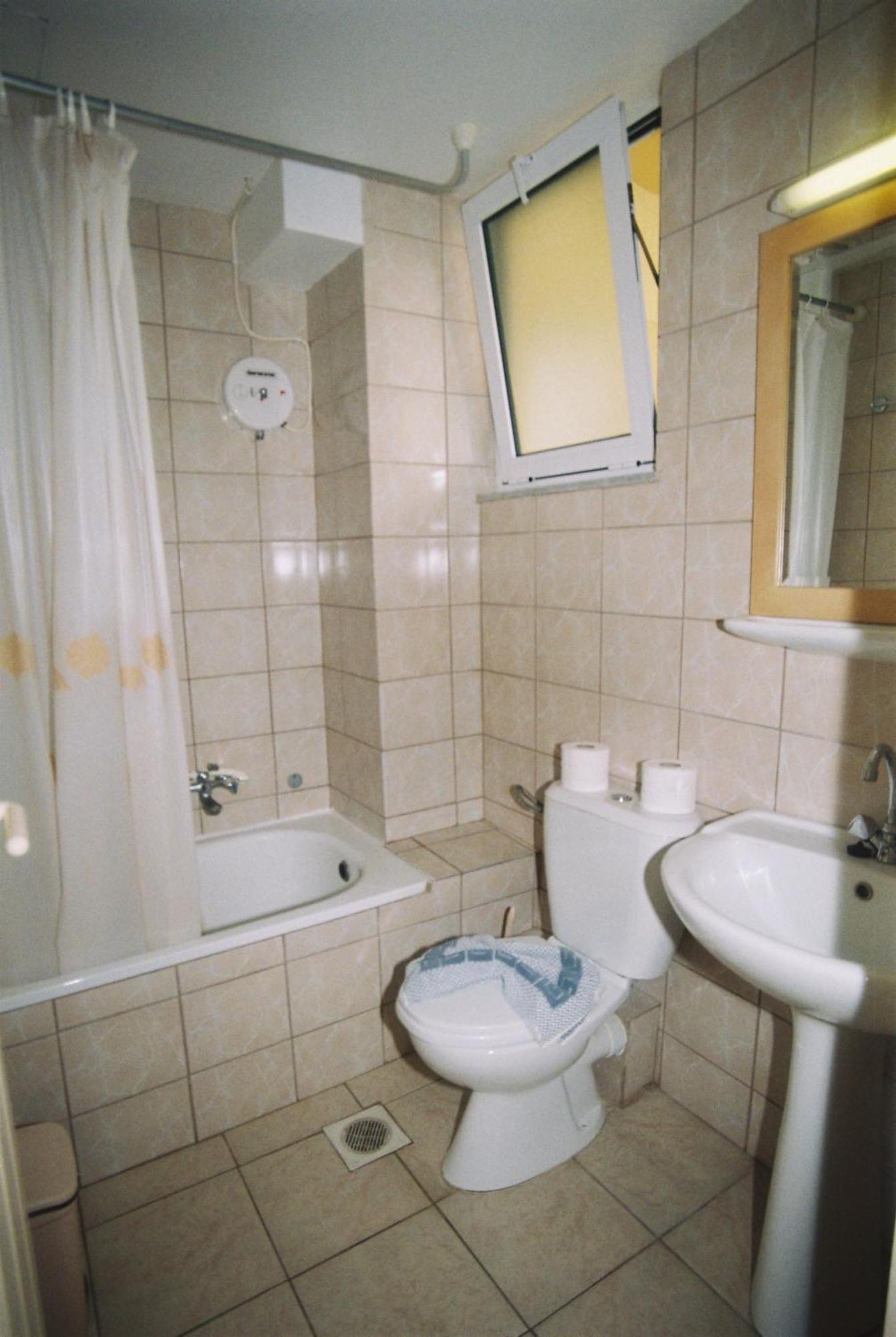 One-Bedroom Apartment (3 Adults)