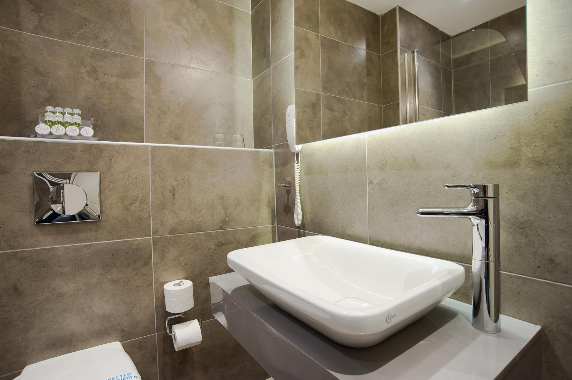Premium Roof Top Suite with Spa Bath,1432226347:JPEG