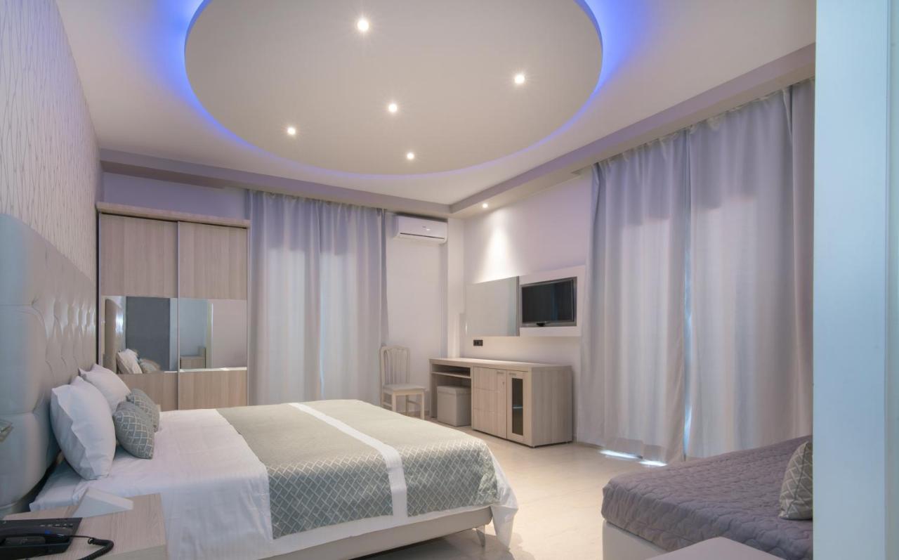 Superior Triple Room with Balcony,736605859:JPEG