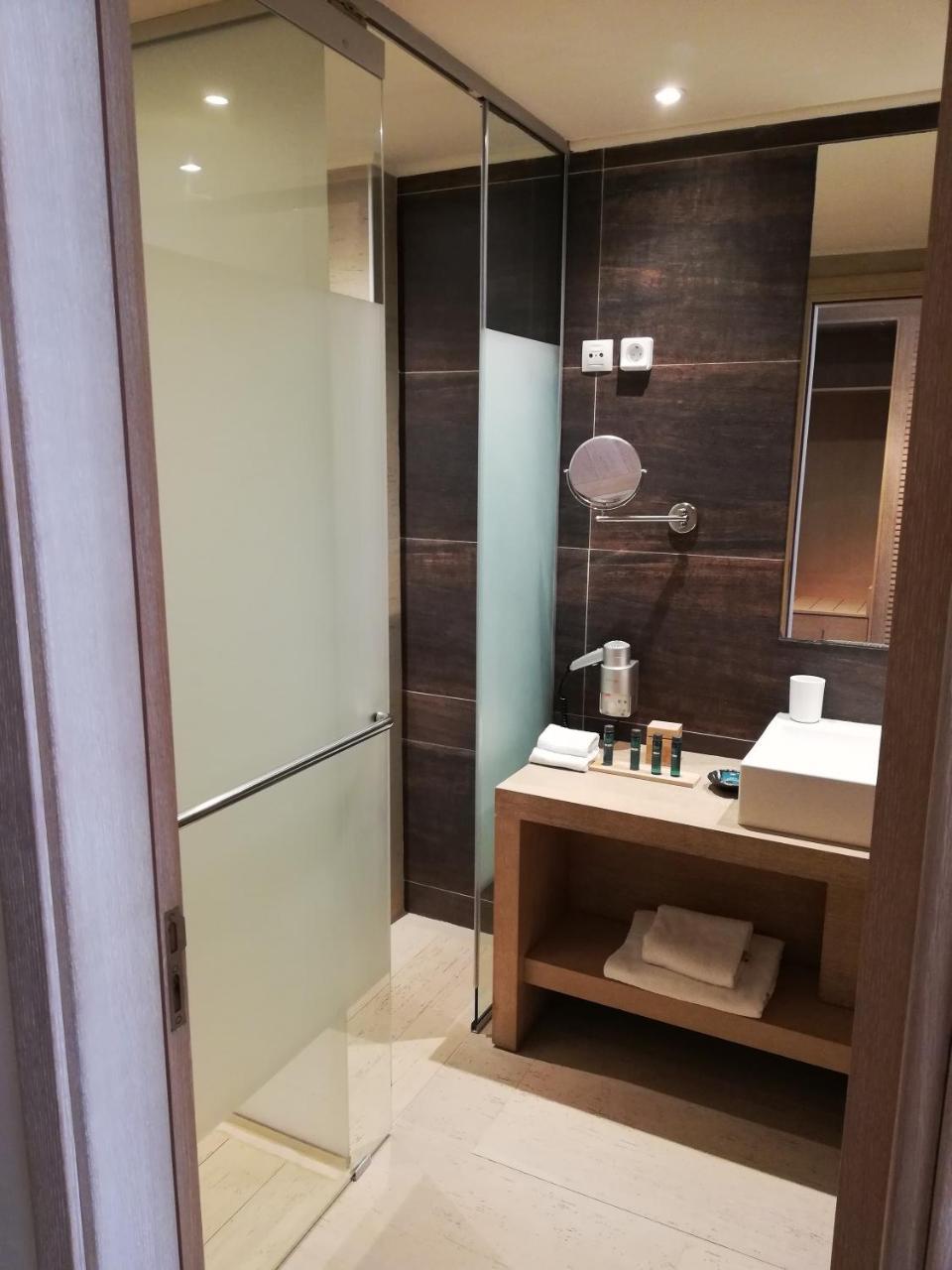 Suite con Piscina Privata e Vista Giardino