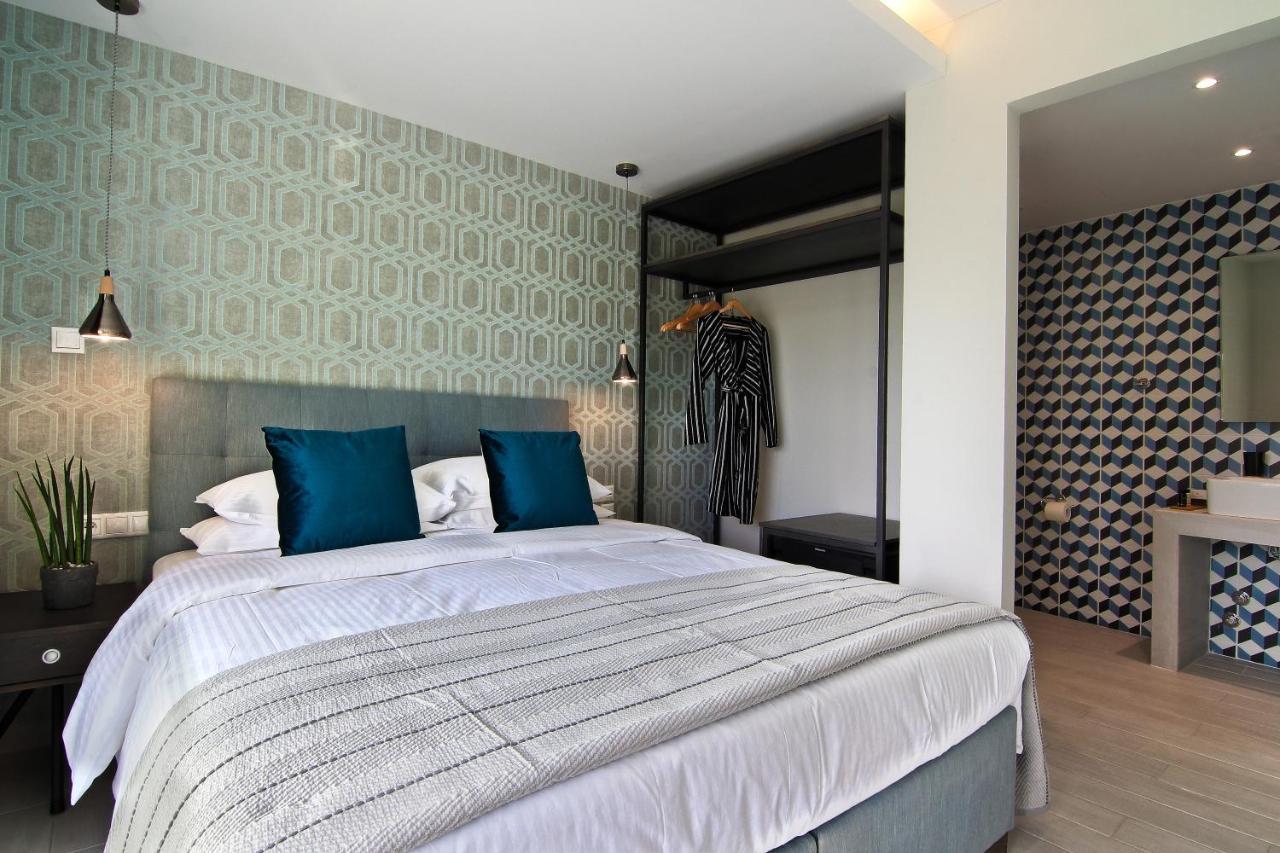 Queen Suite Balcony & Side Sea View