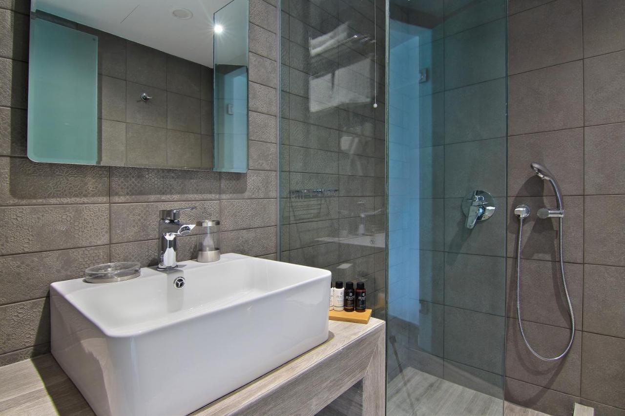 Standard Double Room with Balcony & Side Sea View,756857002:JPEG
