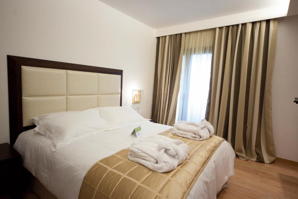 Deluxe Δίκλινο Δωμάτιο με 1 διπλό ή 2 μονά κρεβάτια