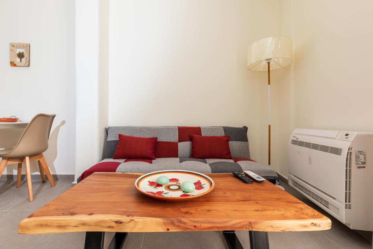 Apartment with Mountain View