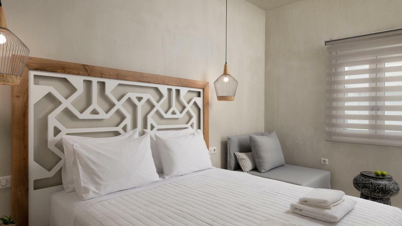 Deluxe Triple Studio,791444385:JPEG