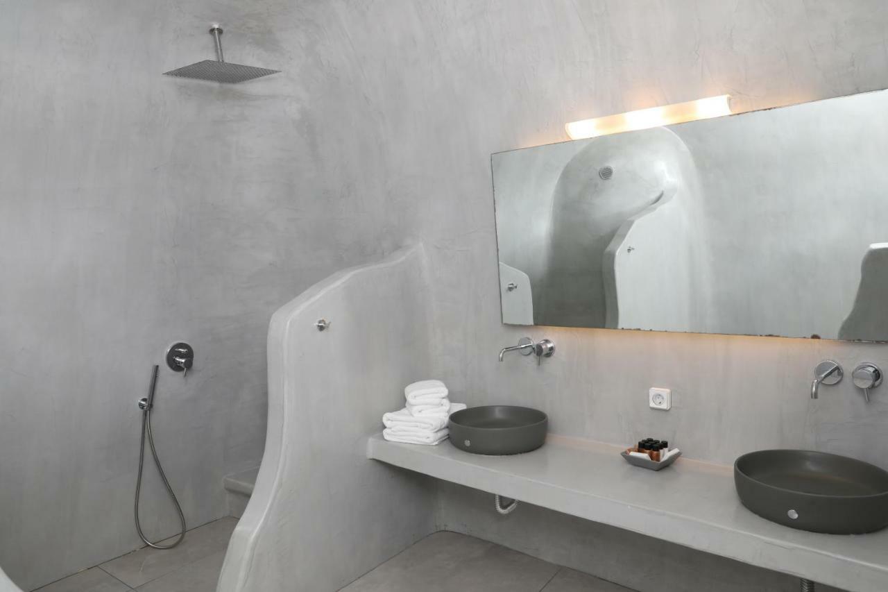 Cave Suite Caldera View Hot Tub