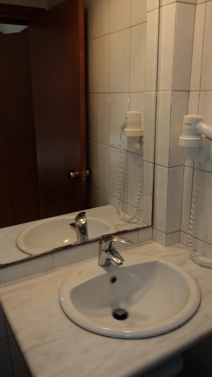 Zweibettzimmer mit Balkon