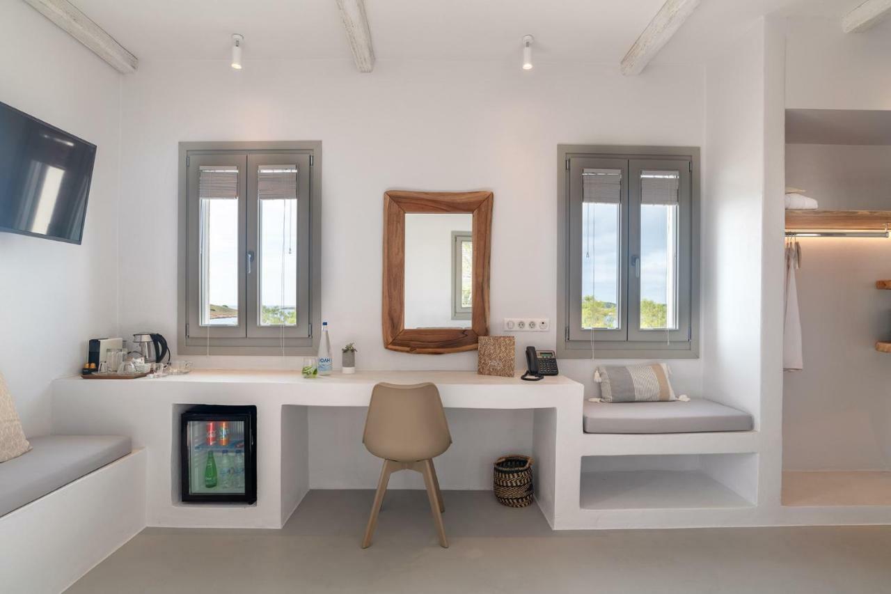 Superior Family Suite Outdoor Jetted Tub & Sea View