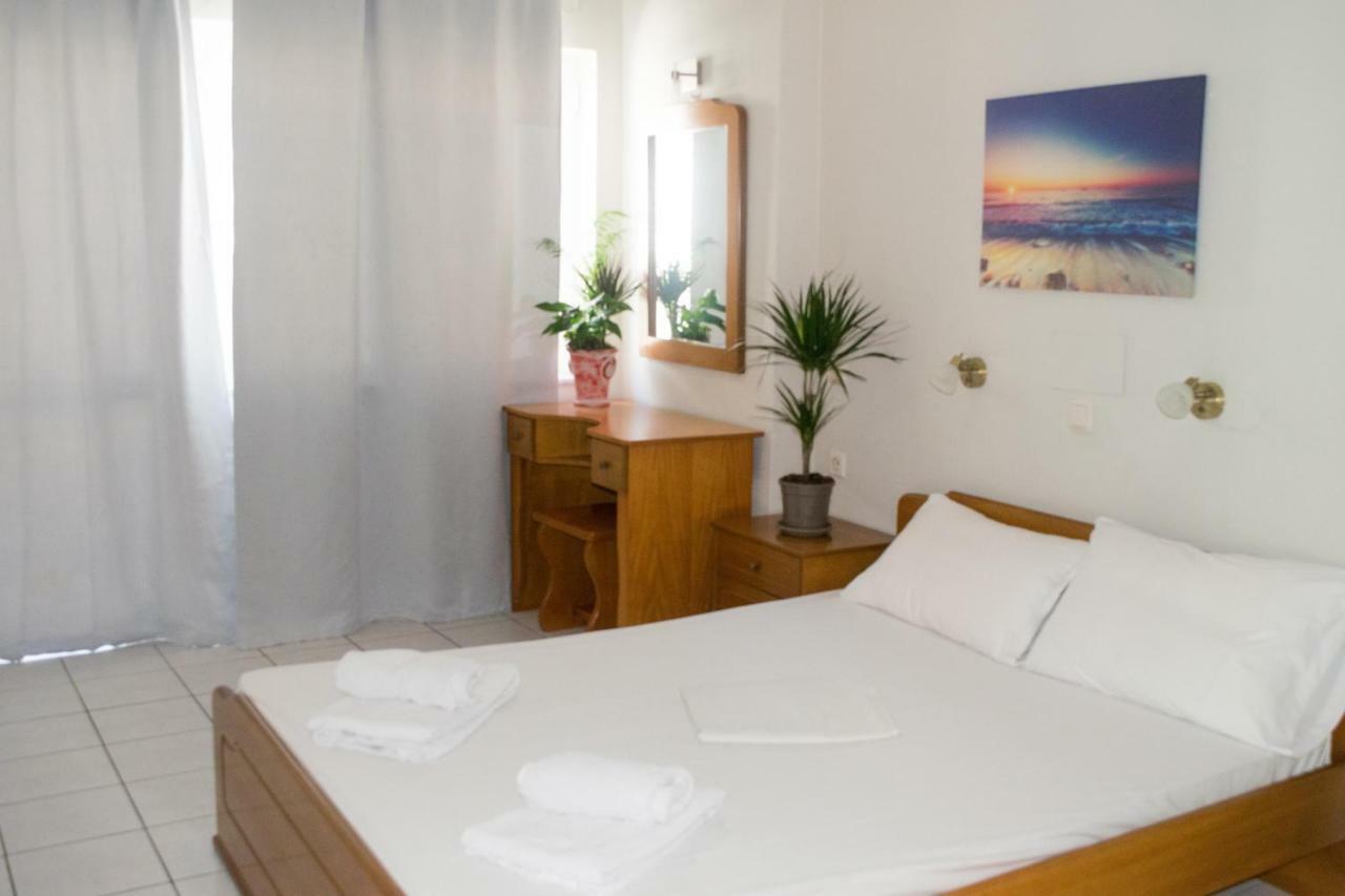 Studio Side Sea View