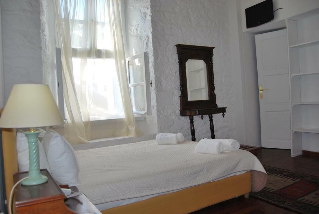 Two-Bedroom Apartment with Terrace and Sea View,805656657:JPEG