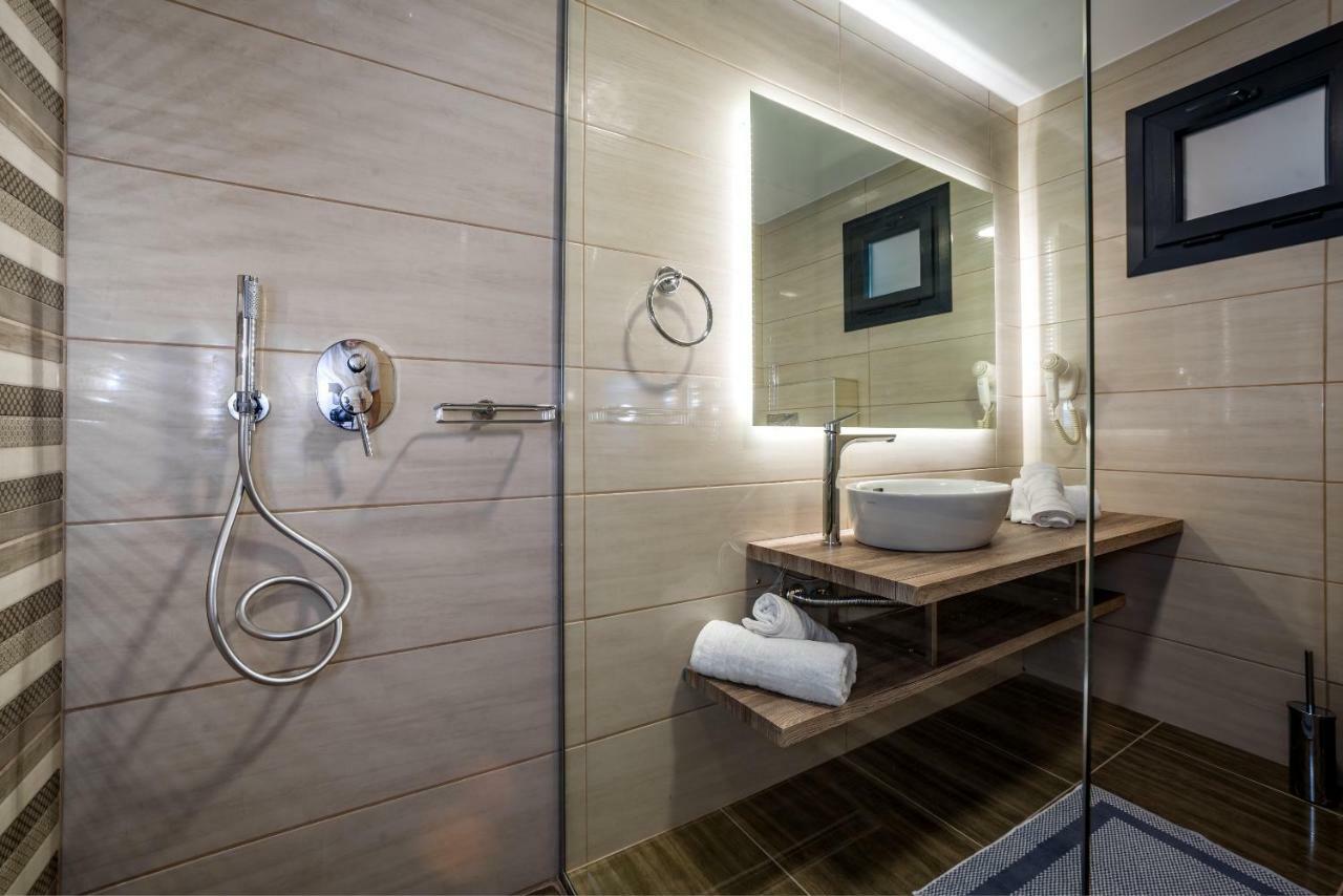Deluxe Double or Twin Room City View