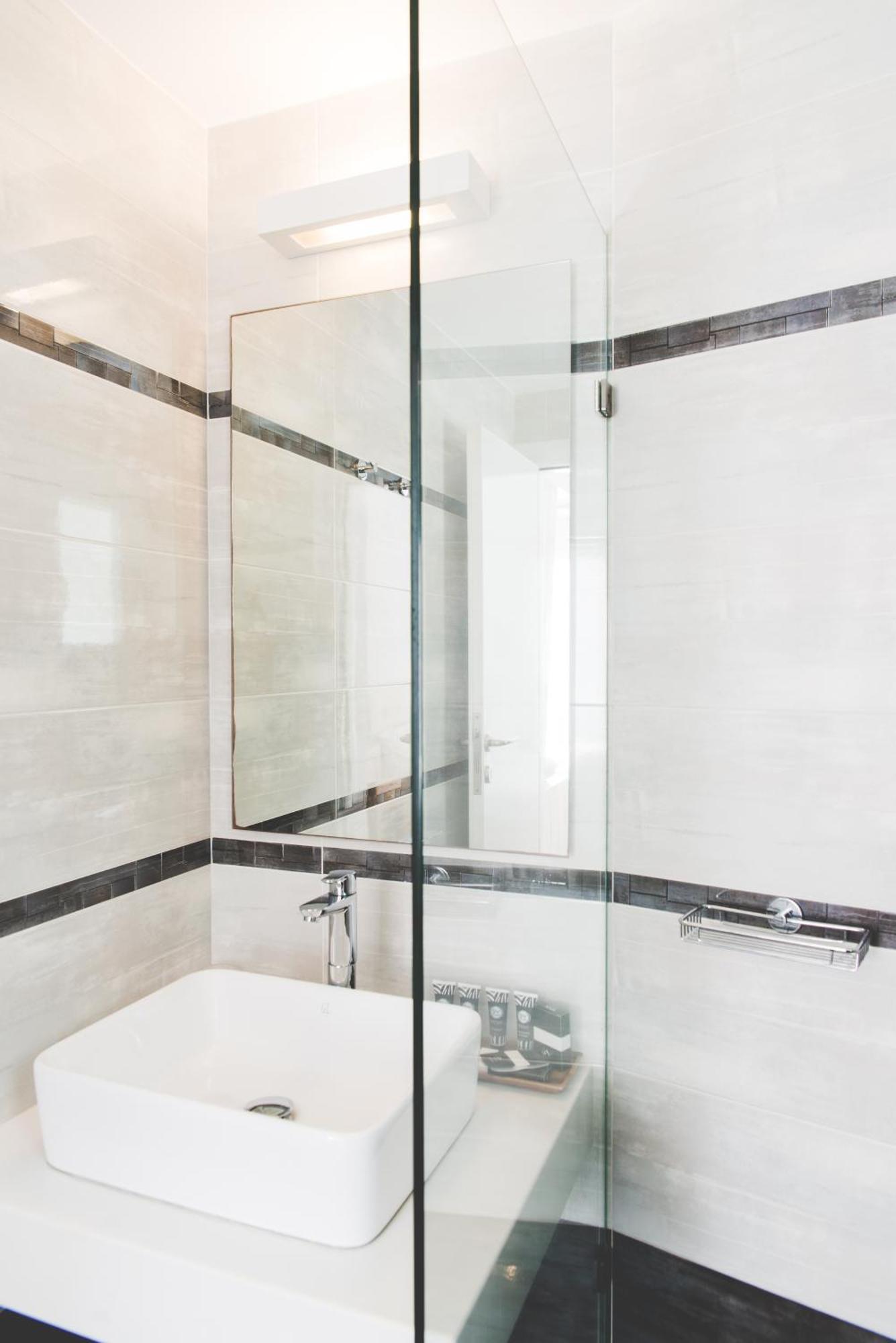 Super Paradise Promo Room,1325263393:JPEG