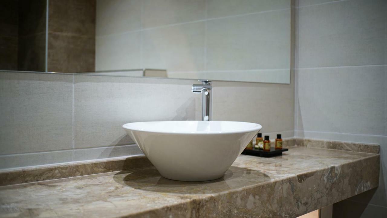 Deluxe Double Room with Pool View,967419517:JPEG