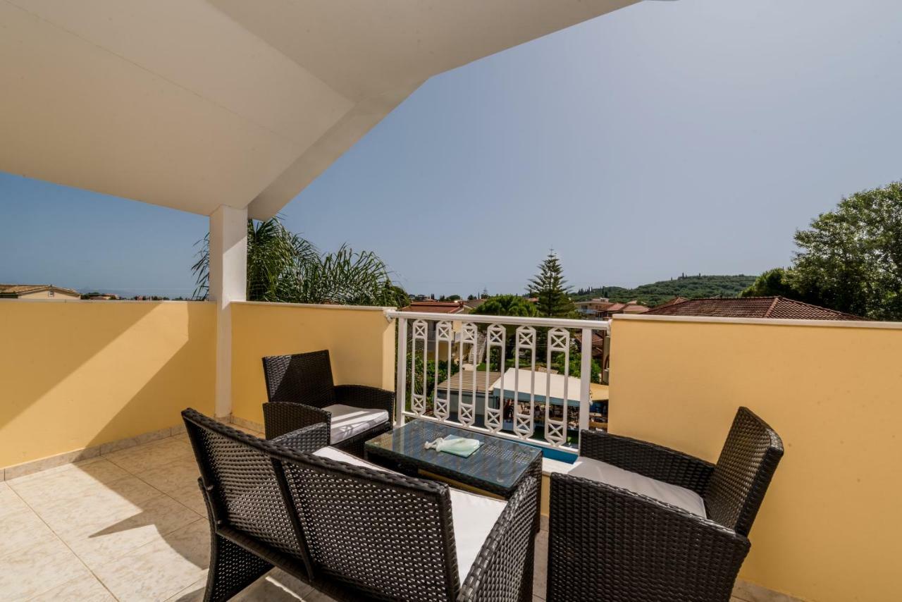 Junior Suite with Pool View