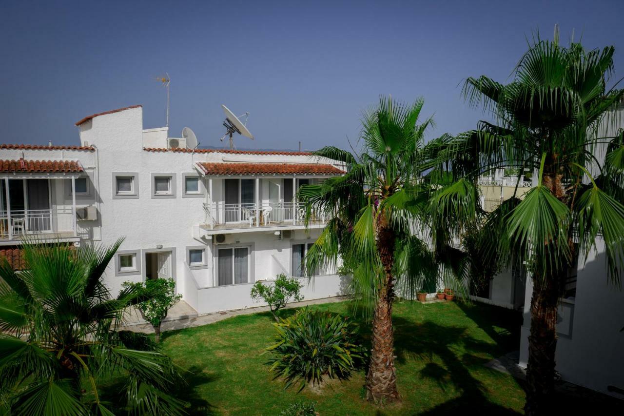 Studio (2 Adults) with Garden View
