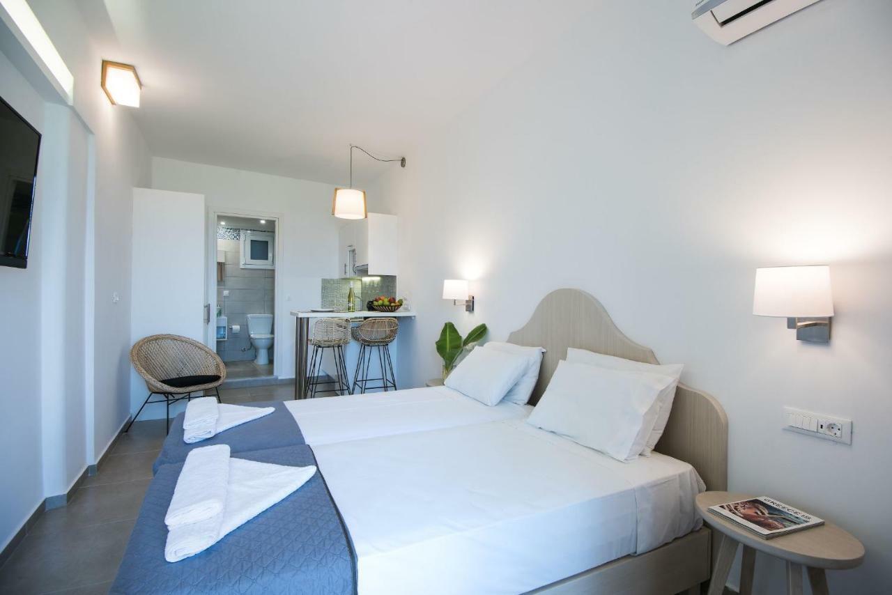 Superior Studio,987161704:JPEG