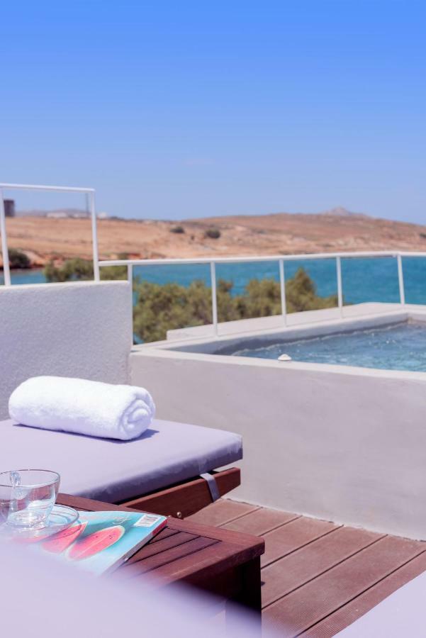 Superior Family Suite Outdoor Jetted Tub & Sea View
