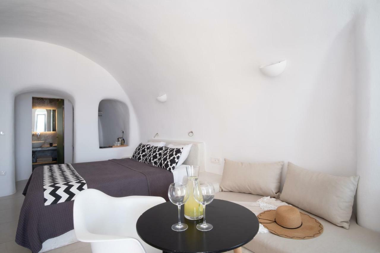 Superior Suite with Caldera View and Private Jacuzzi,829698104:JPEG