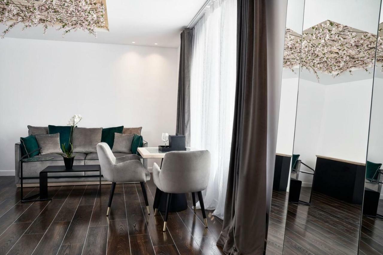Hochzeitssuite mit Whirlpool und Meerblick