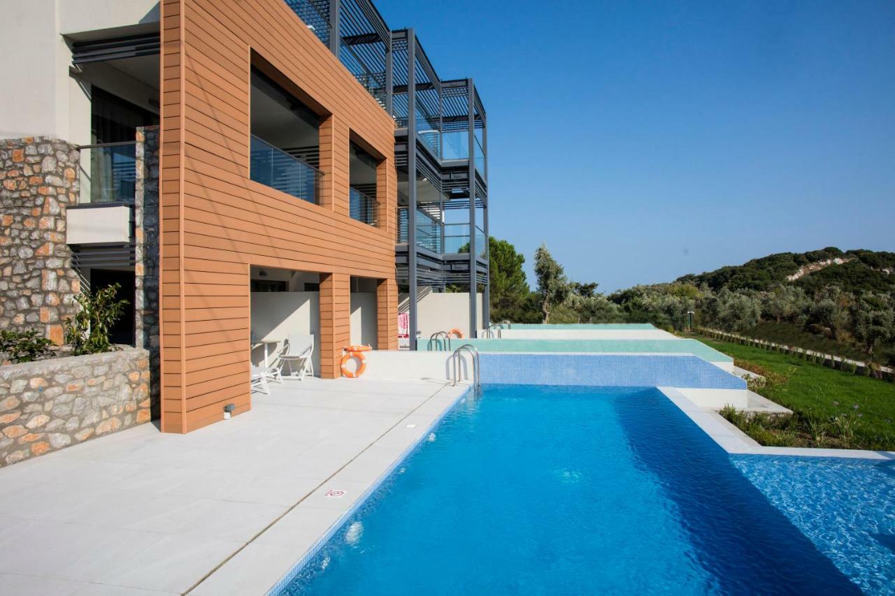 Deluxe Double or Twin Room Pool Access