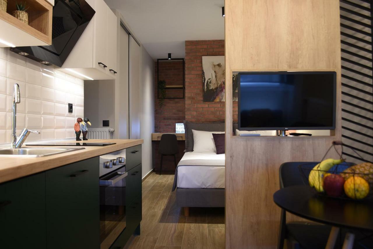 One-Bedroom Apartment,890430616:JPEG
