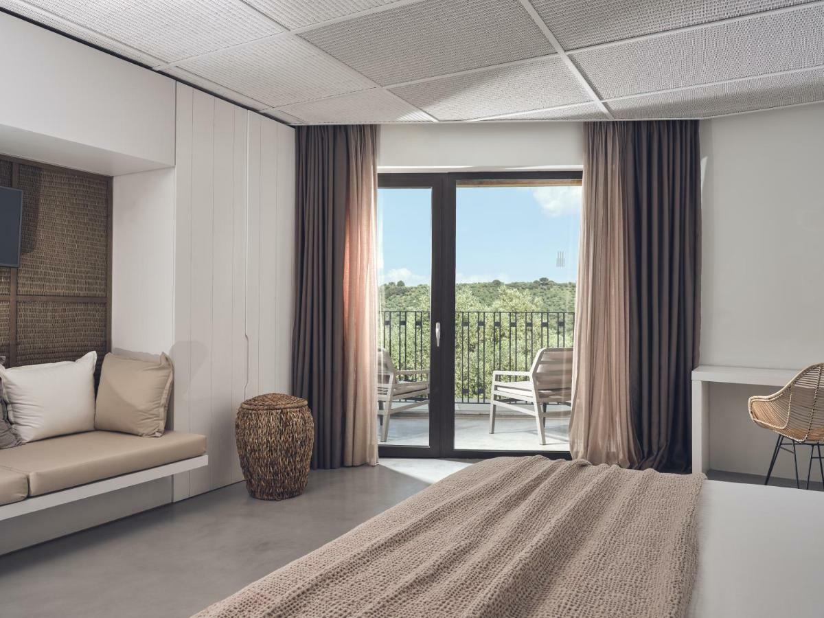 Deluxe Suite,909184360:JPEG