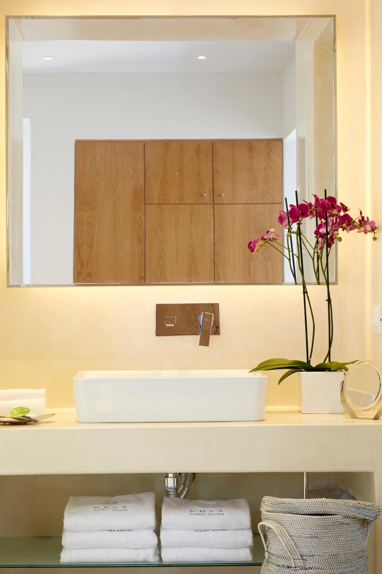 Superior Suite with Hot Tub and Sea View top level,914003260:JPEG