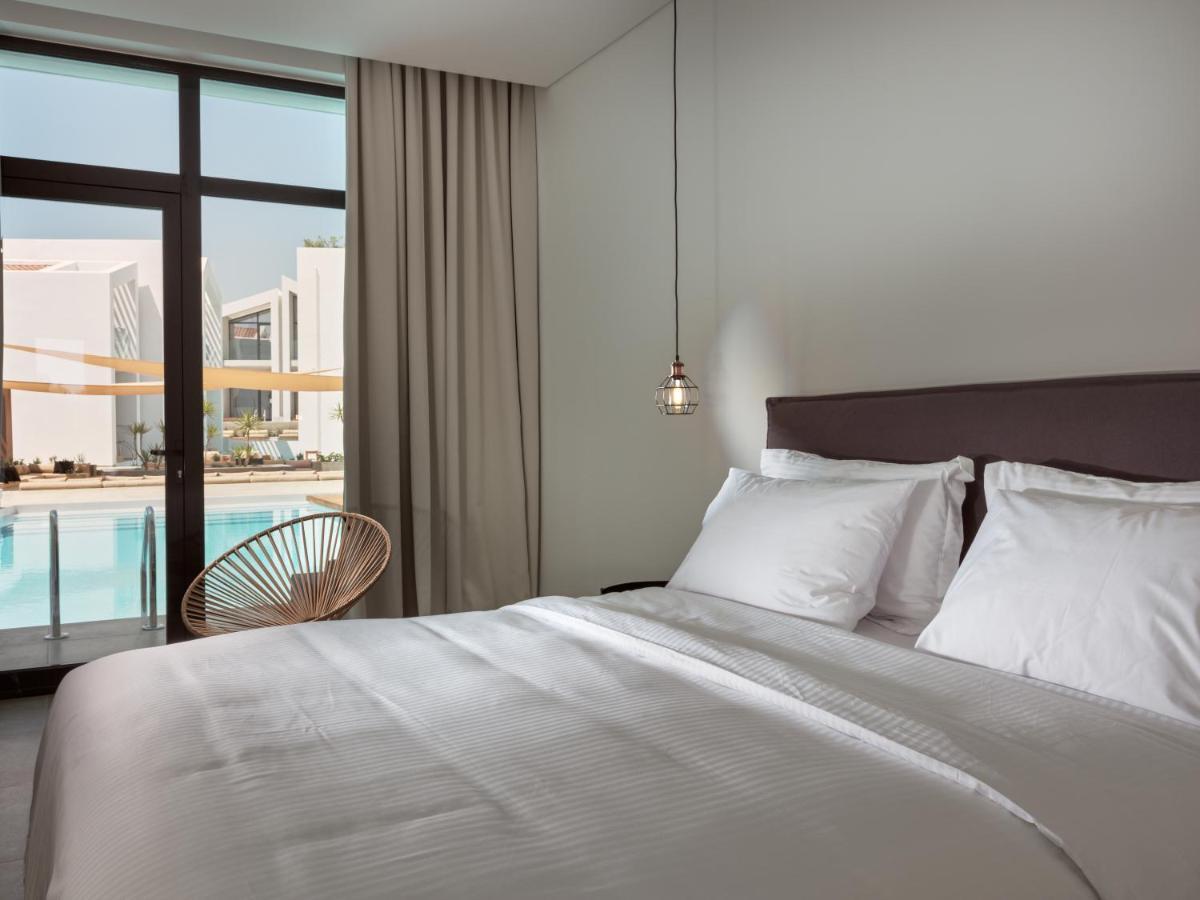 Double or Twin Swim Up Room
