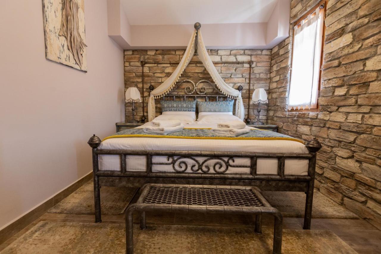 Double Room Mountain View