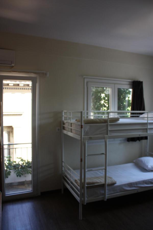 Cama em Dormitório Feminino com 6 Camas