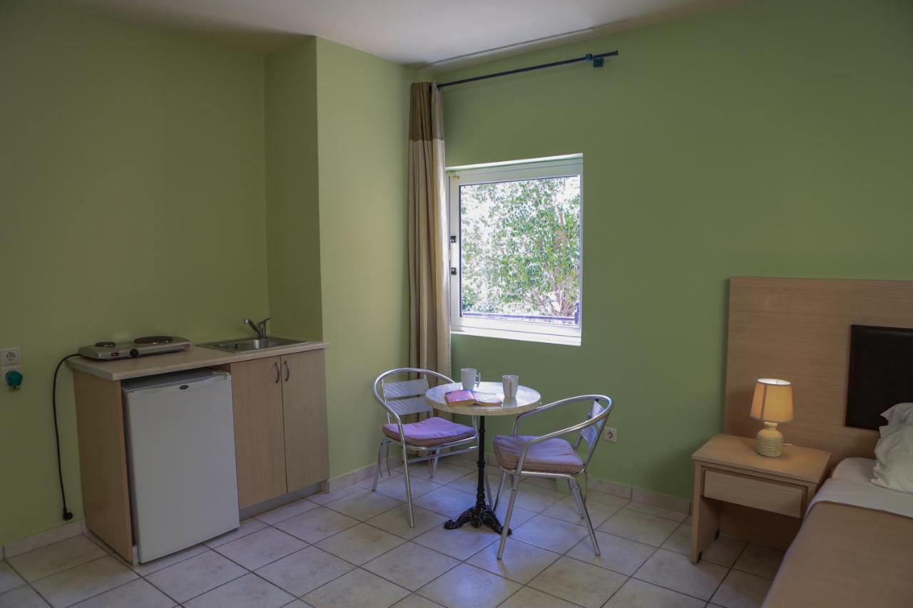 Triple Room with Garden View