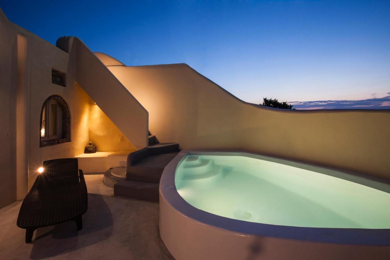 Suite with Private Pool,994484410:JPEG