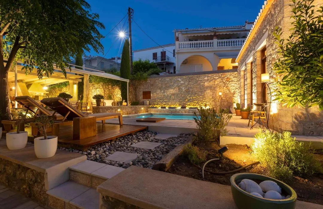 Mare Monte Luxury Suites-1