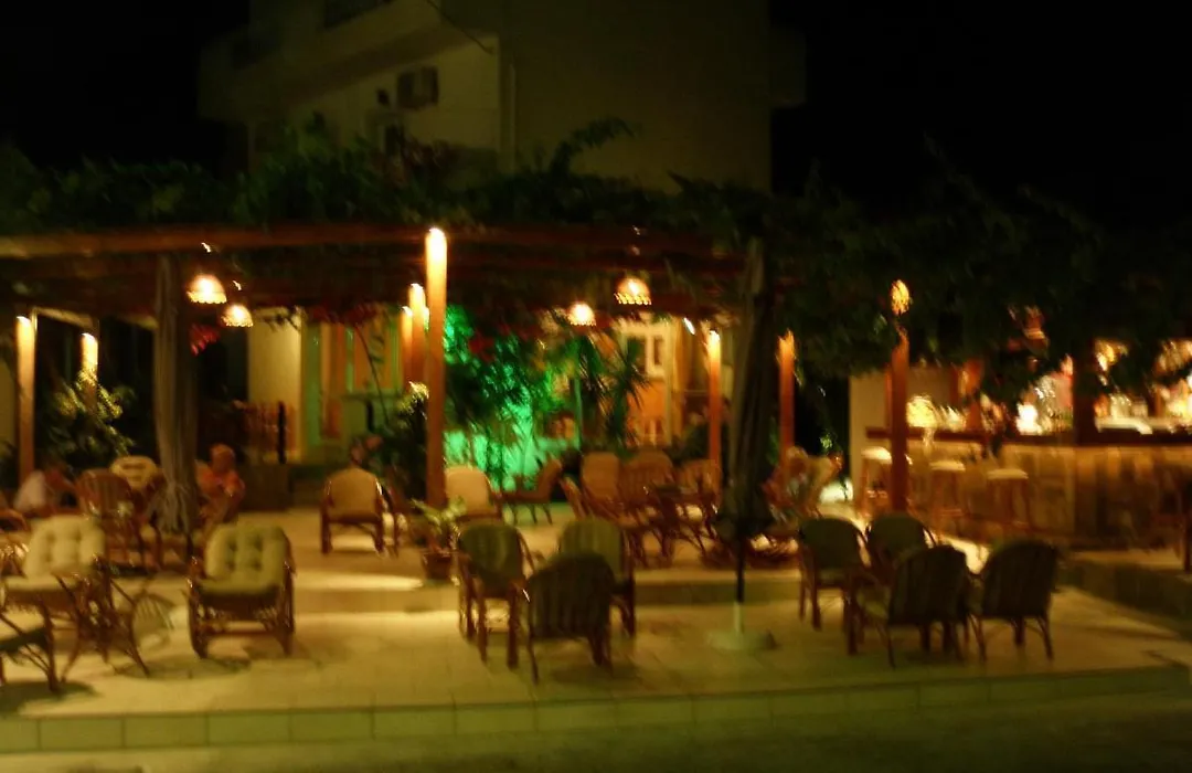 Alexandra Rooms-1