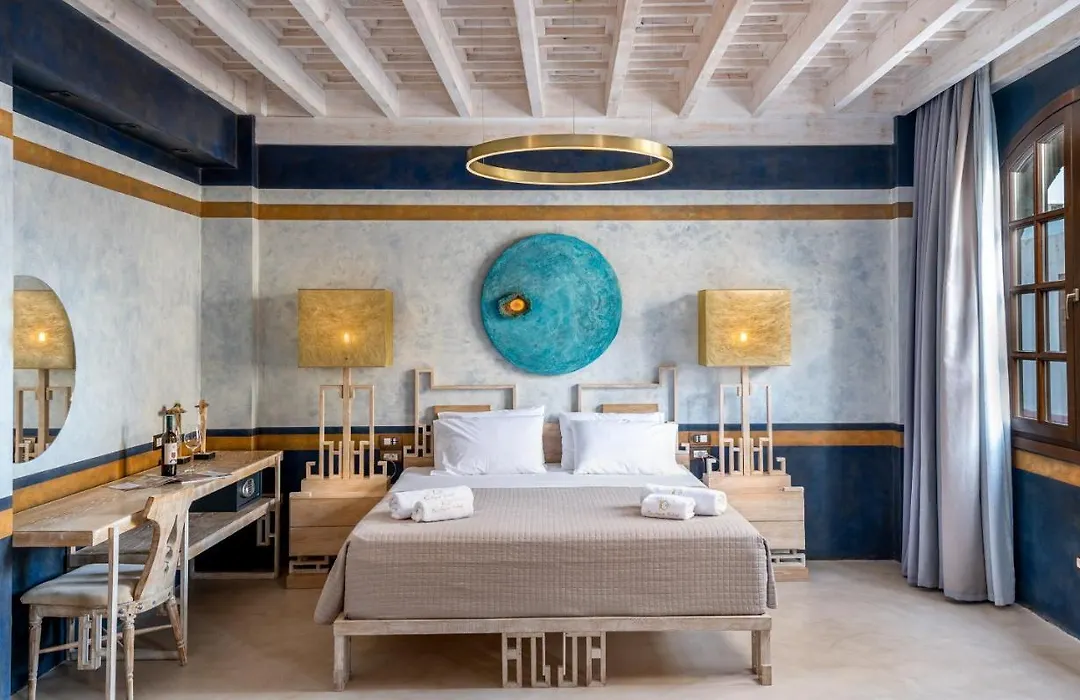 10Gr Boutique Hotel & Wine Bar-1