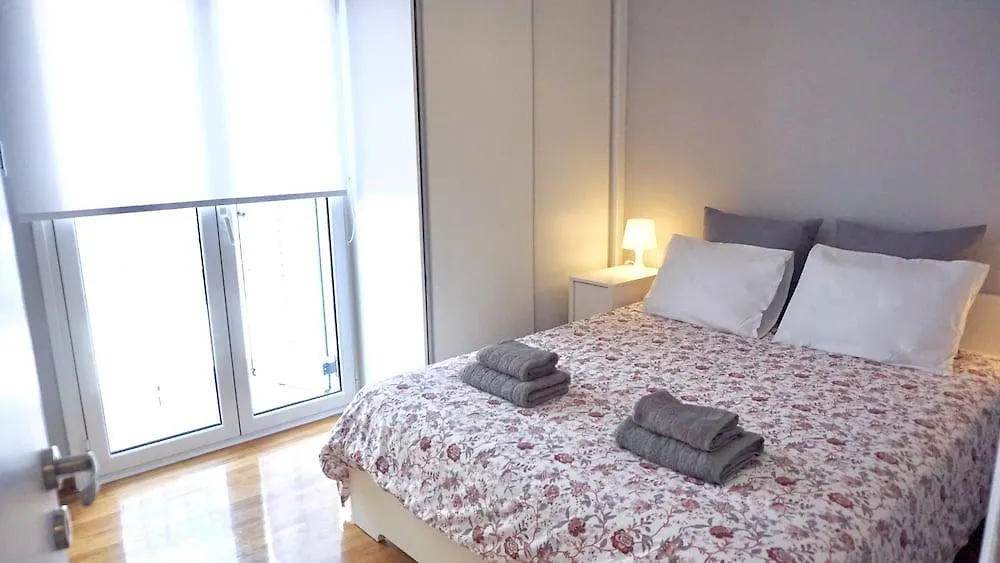 Beautiful Sunny Apt In Athens-1