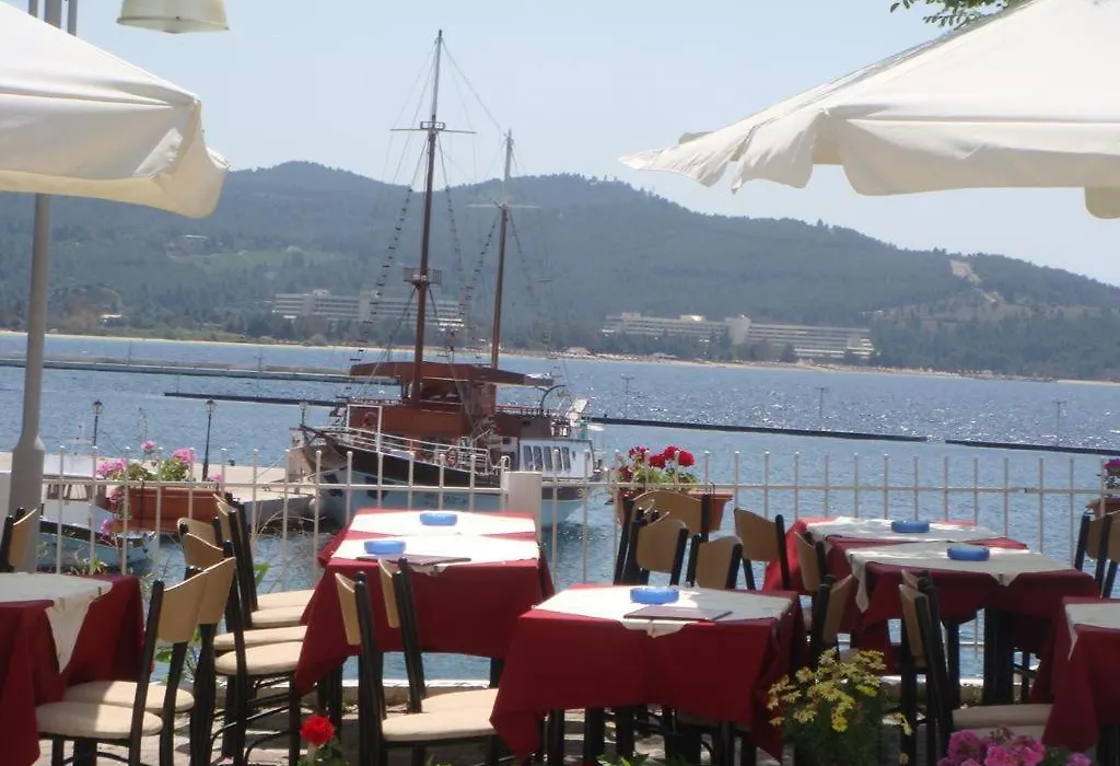 Room In Bb - Welcome To Hotel Petunia, In Neos-Marmaras,Xalkidiki ,Greece, Triple Room 7-1