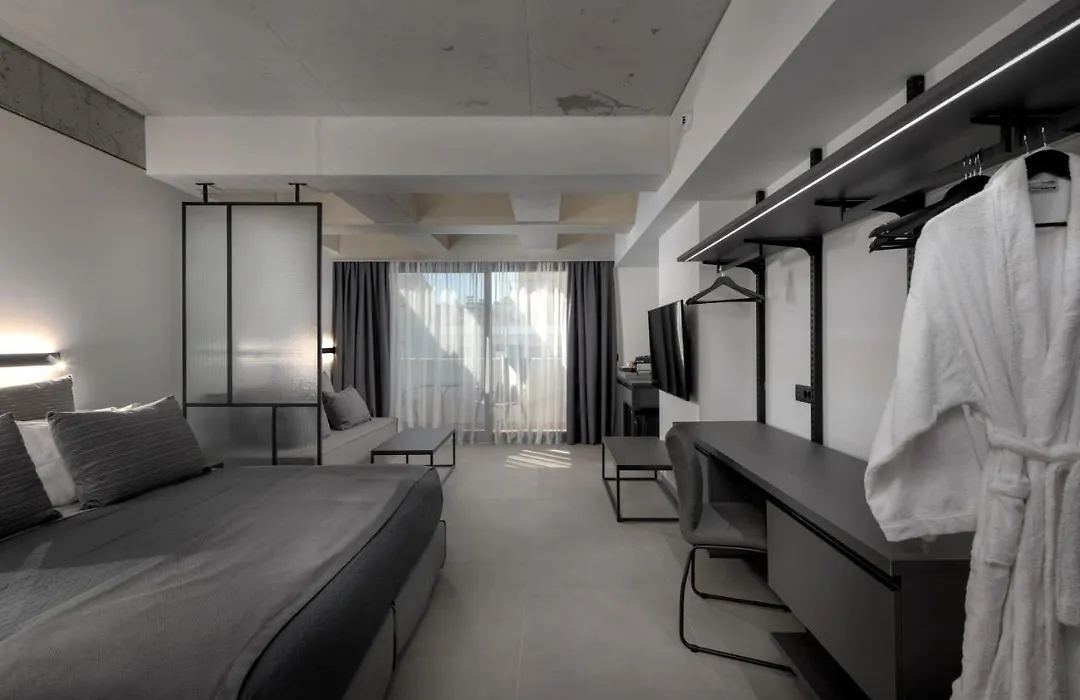 Essence Suites Downtown Suites - Adults Only-1
