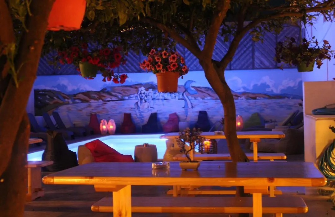 Siren Rooms And Apartments Paros-1
