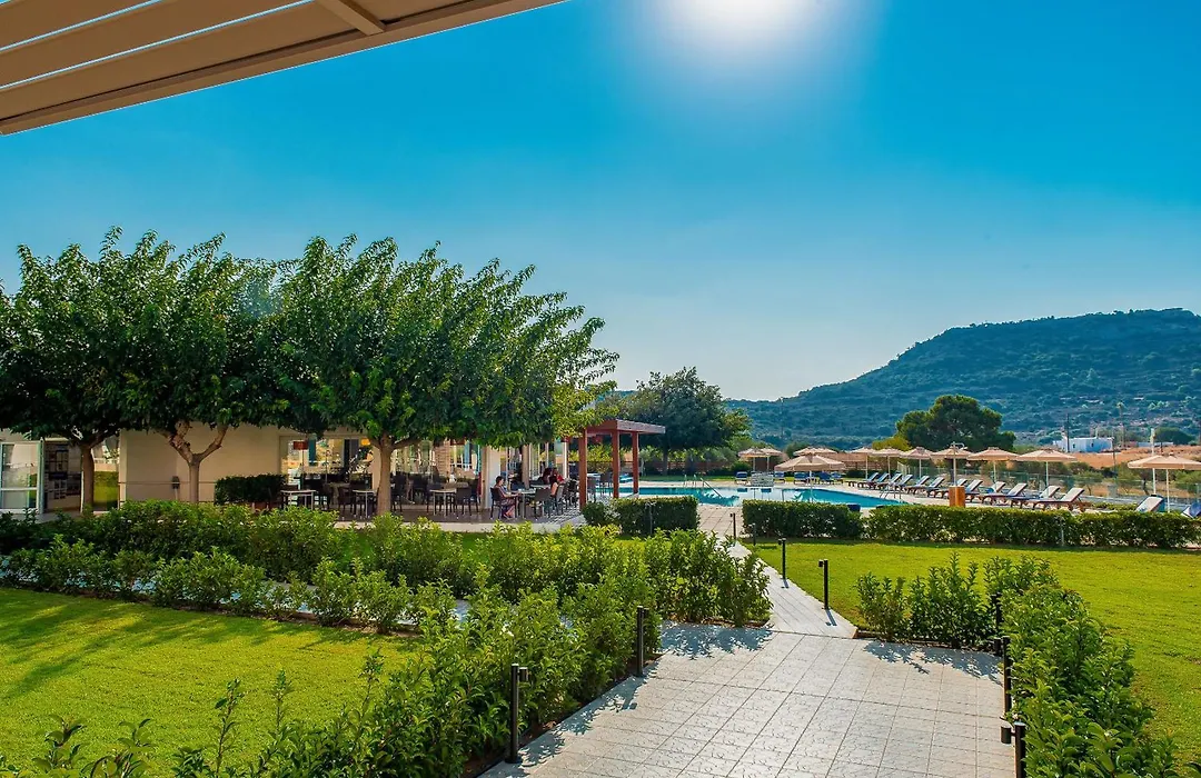 Zoes Hotel & Suites-1
