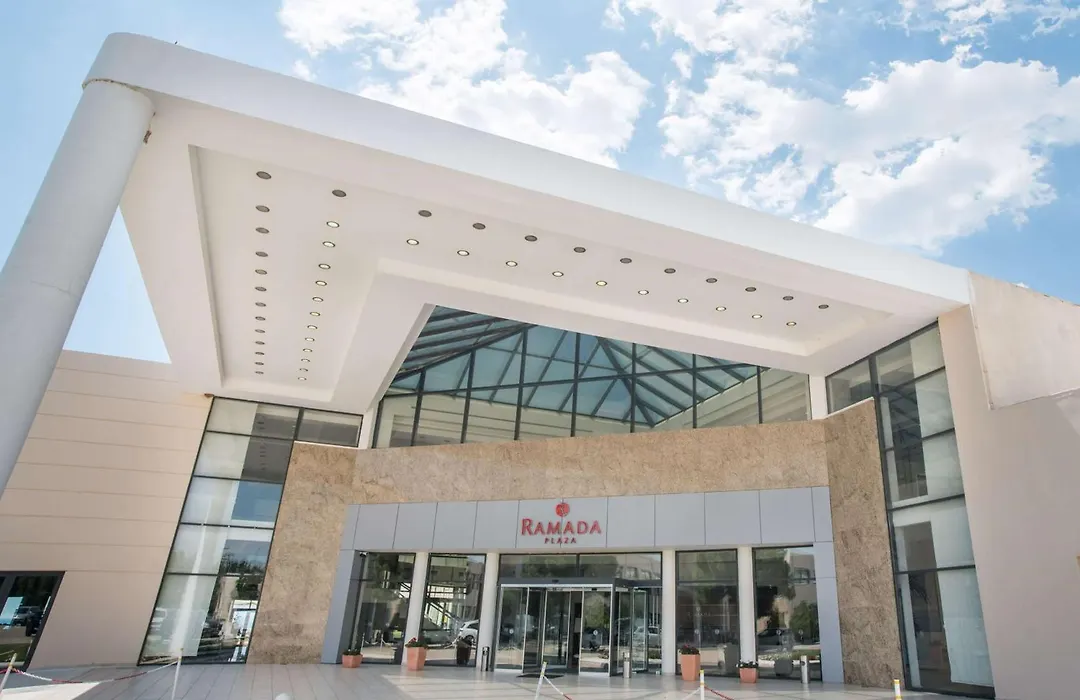 Ramada Plaza by Wyndham Thraki-1