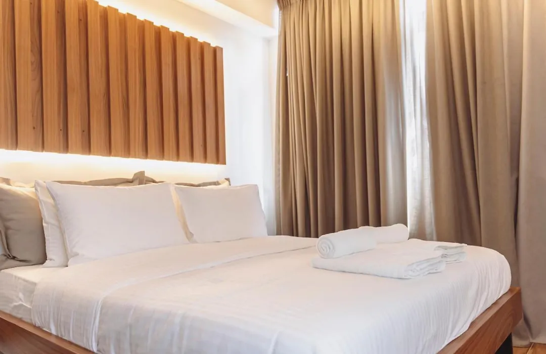 Centrally Stylish Suite By Acropolis-1