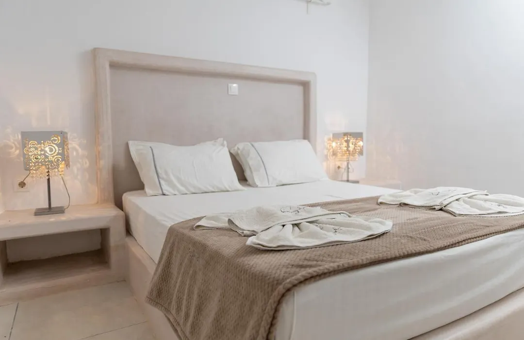 Ampelos Plaka-1