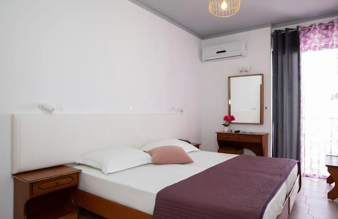 Sea Breeze Hotel-1