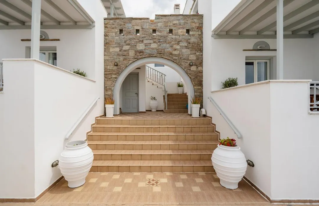 Erato Inn Naxos-1