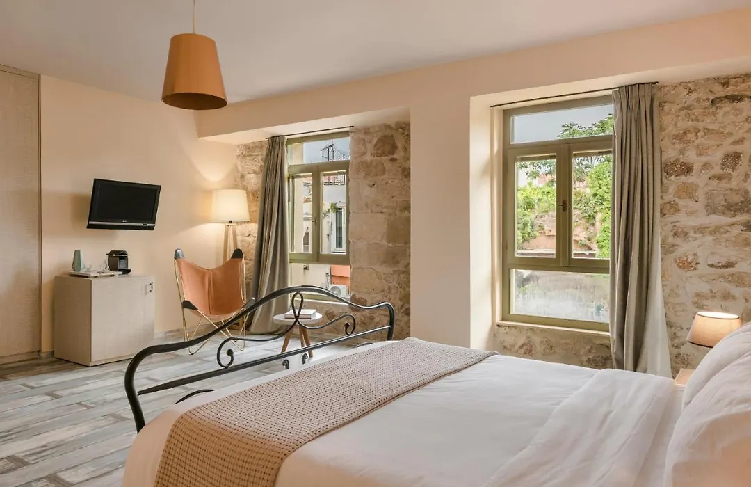 Fileas Art Hotel-1