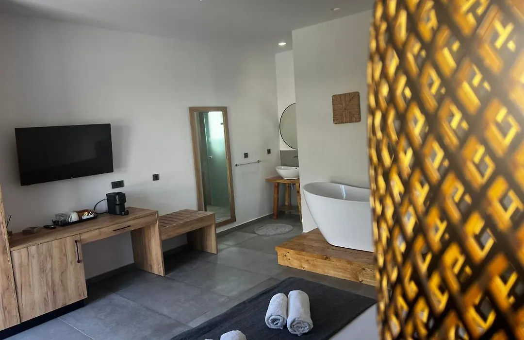 Sydney Hotel-1