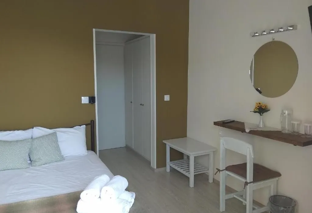 Hotel Karavos-1