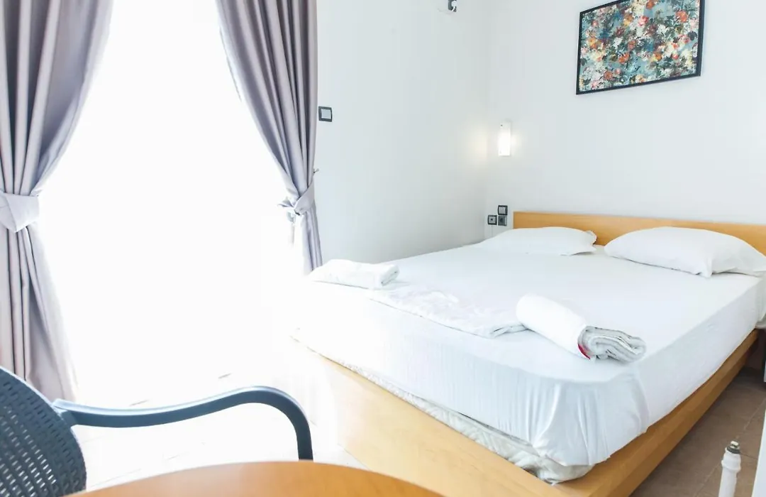 Silver Hotel Athens Double Room With Balcony-1