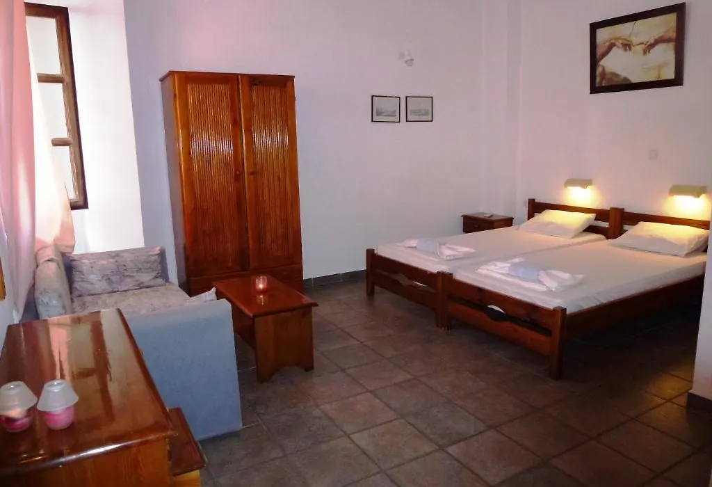 Odos Odysseos-1